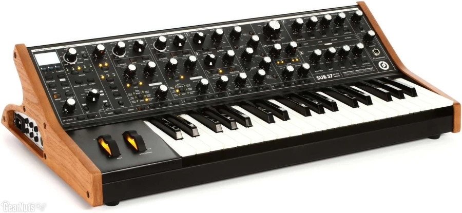 Moog Subsequent 37