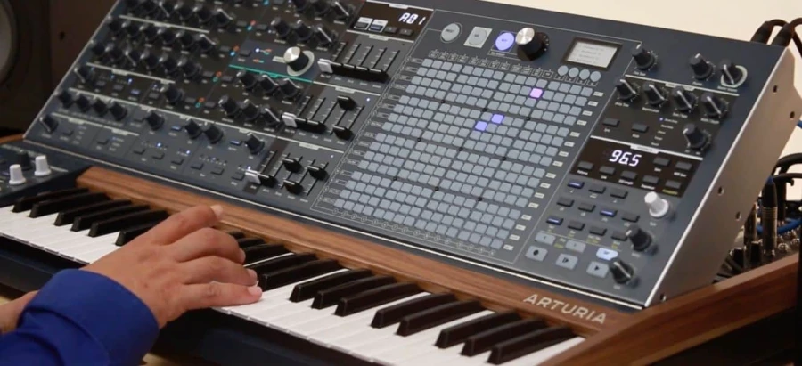 ARTURIA MatrixBrute