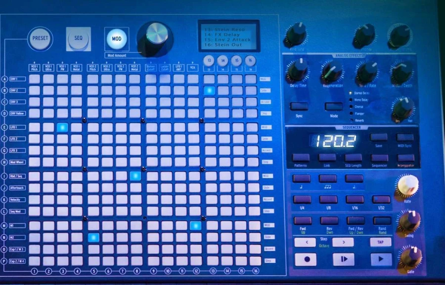 ARTURIA MatrixBrute