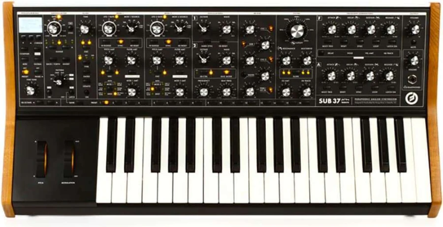 Moog Subsequent 37