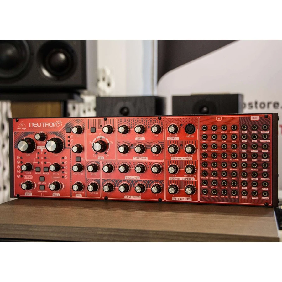Behringer Neutron (usato)
