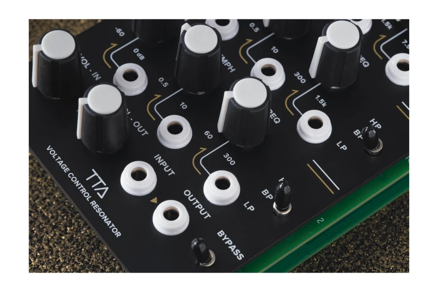 TipTop Audio Resonator - Multi Band VC-Resonator