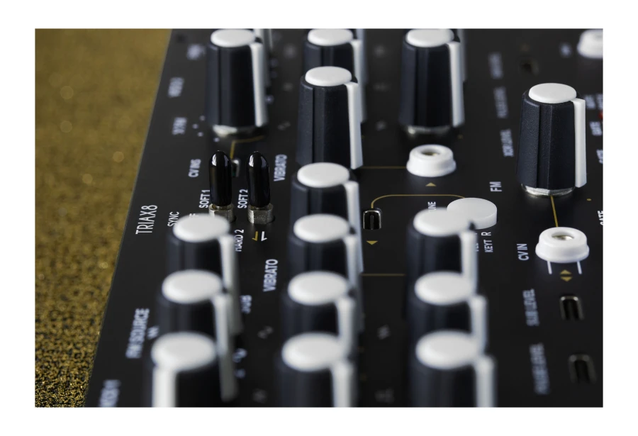 Triax8 - Analog Eight Voice Triangle Core Oscillator