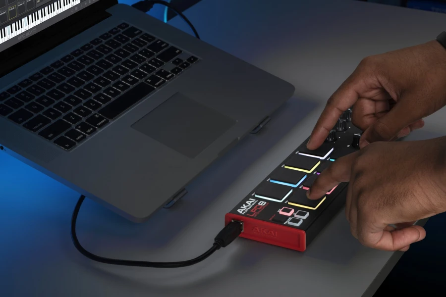 Akai Professional LPD8 MK2