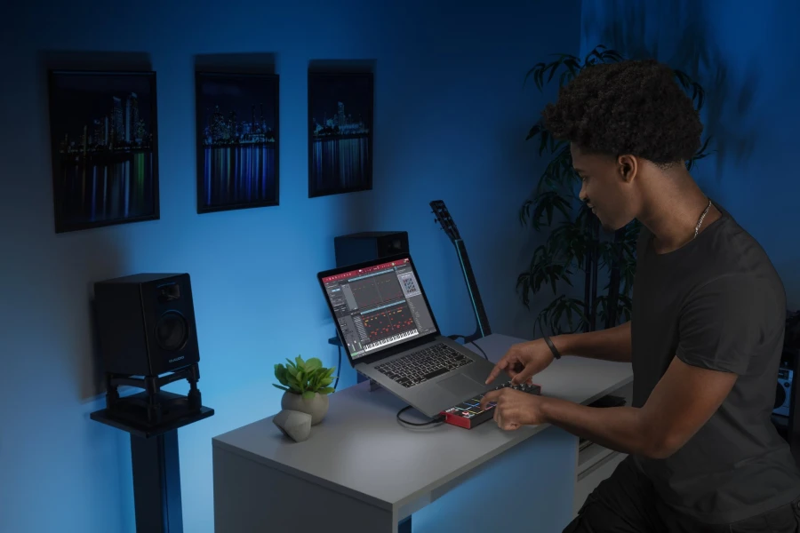 Akai Professional LPD8 MK2
