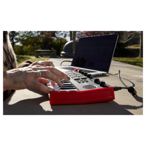 Akai Professional MPK Mini Play MK3