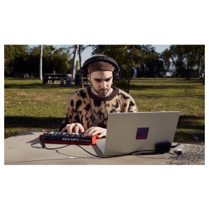 Akai Professional MPK Mini Play MK3