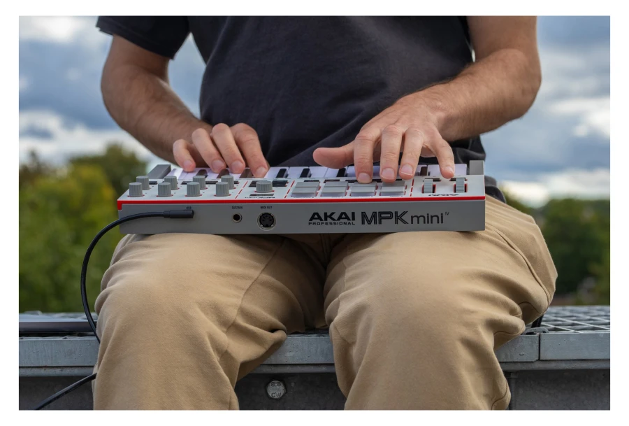 Akai Professional MPK Mini IV Gray
