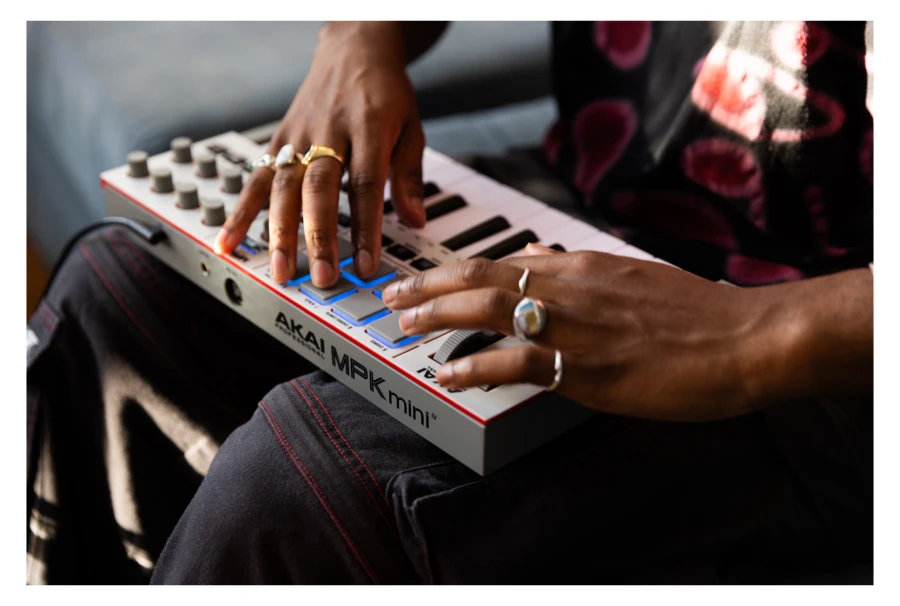 Akai Professional MPK Mini IV Gray