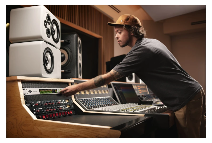 Universal Audio Apollo X16 Gen 2 AC Analog Classics