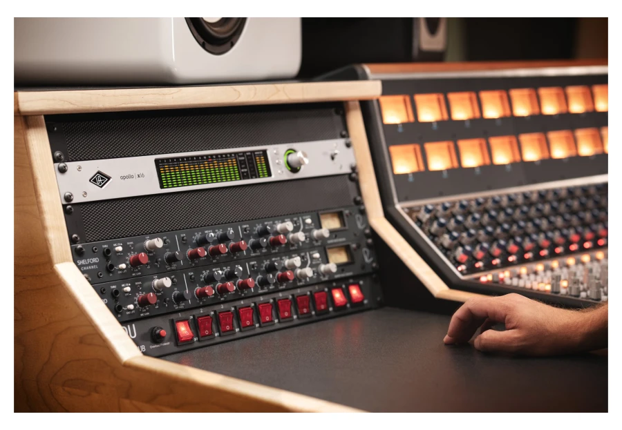 Universal Audio Apollo X16 Gen 2 AC Analog Classics
