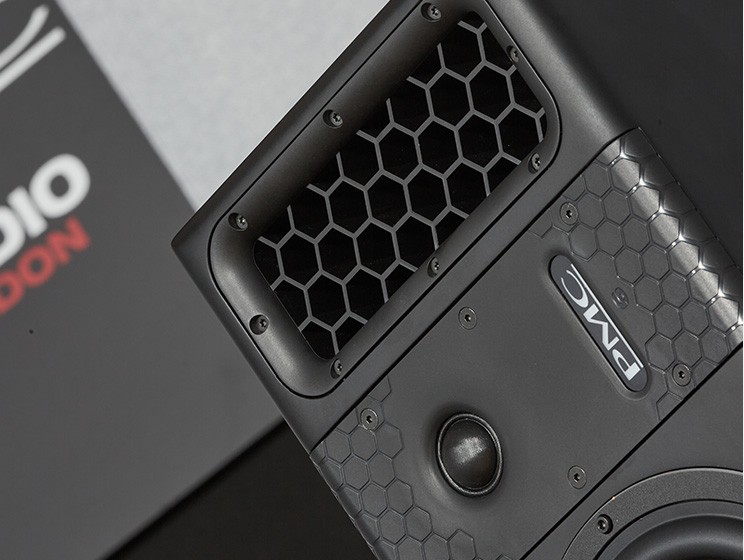Monitor PMC 6 in studio